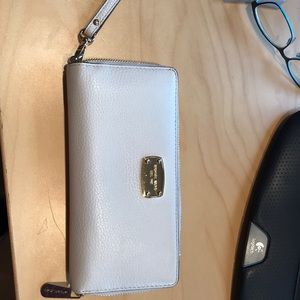 Michael Kors Ivory Wallet
